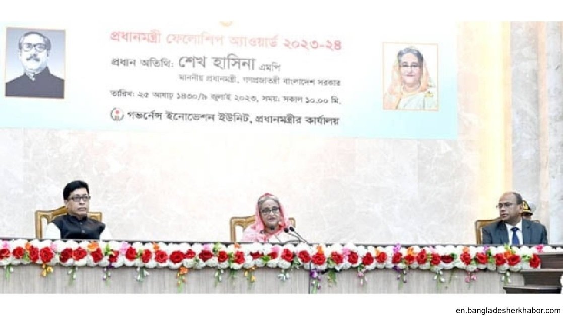 Apply own intelligence for ensuring the robust development of our country: PM to scholars