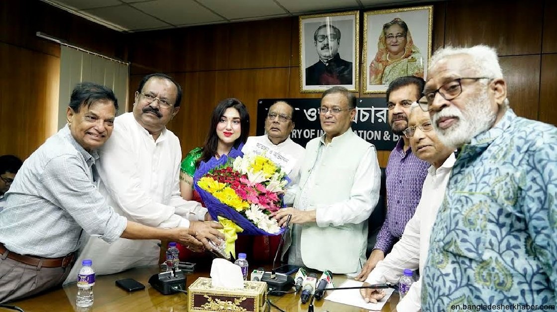 Film industry leaders laud info minister's role to revive cinema
